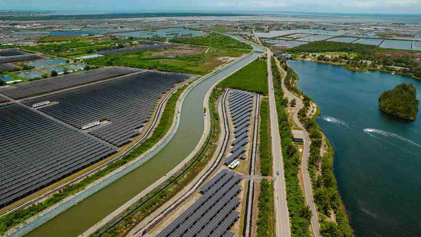 CG电子能源事业提供智慧能源管理、、、太阳能监控管理、、全方位电厂建置及运维解决方案，，并拥有管理超过6000案场的经验